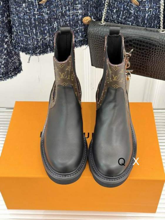 Picture of Louis Vuitton Shoes _SKULVsz35-40JX102112399